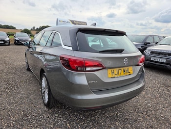 Used Vauxhall Astra 2017 for sale - 76500697: Photo