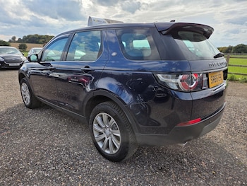 Used Land Rover Discovery Sport 2015 for sale - 76305290: Photo