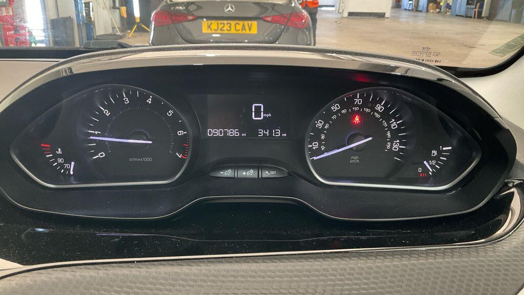 Used Peugeot 208 2017 for sale - 76648111: Photo 8