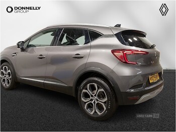 Used Renault Captur 2023 for sale - 77958736: Photo