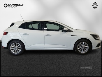 Used Renault Megane 2017 for sale - 79541117: Photo