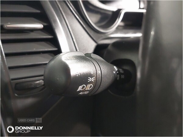 Used Renault Captur 2017 for sale - 76850605: Photo 32