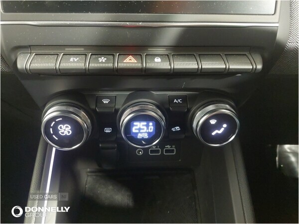 Used Renault Clio 2025 for sale - 76585918: Photo 43