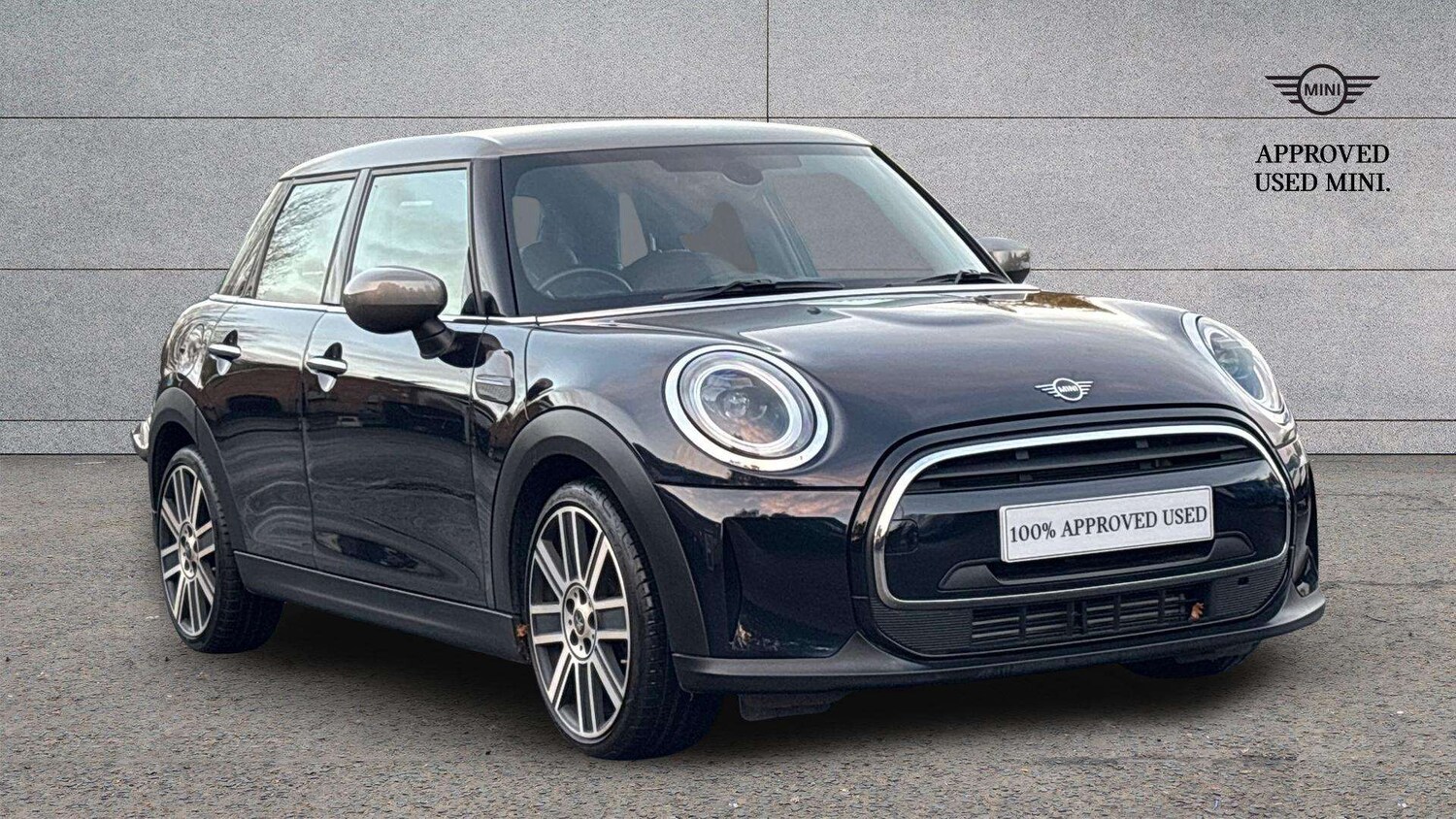 Used MINI Hatch 2021 for sale - 76610700: Photo 1