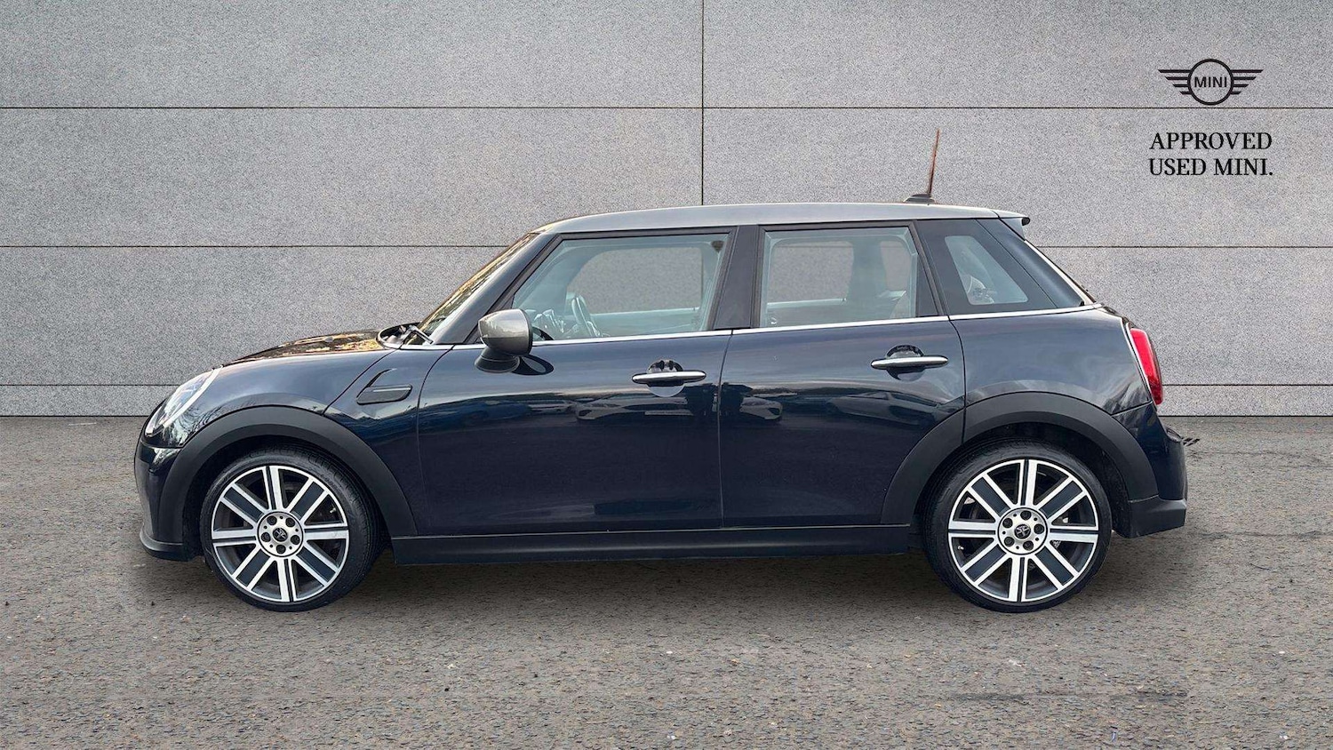 Used MINI Hatch 2021 for sale - 76610700: Photo 5