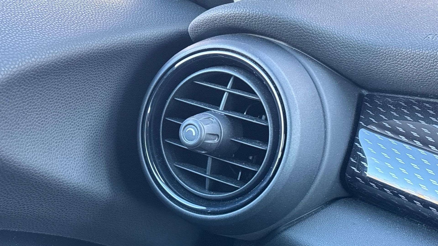 Used MINI Hatch 2018 for sale - 77093454: Photo 35