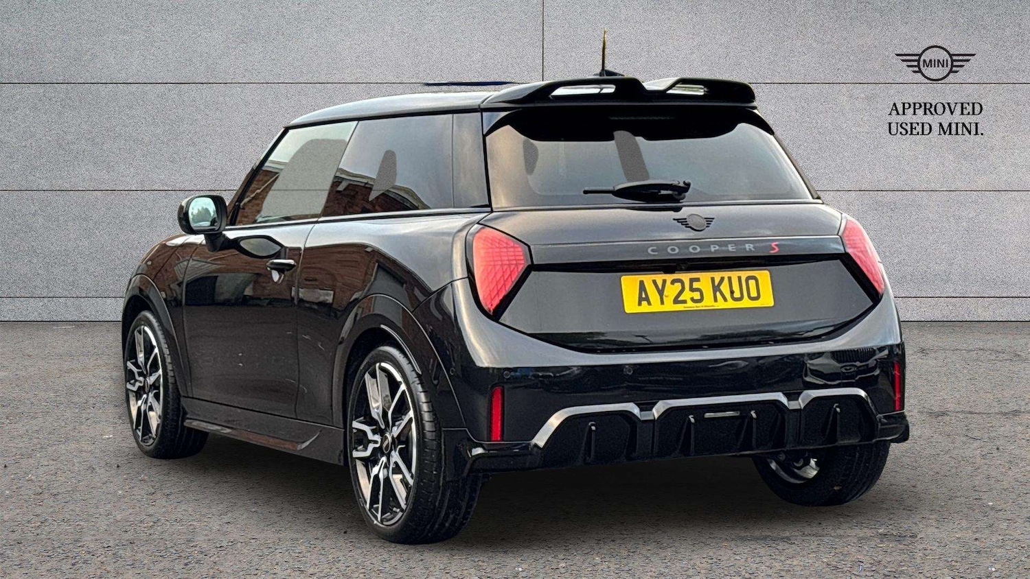 Used MINI Cooper 2025 for sale - 76390624: Photo 2