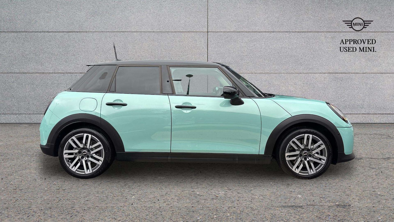 Used MINI Cooper 2024 for sale - 76475923: Photo 4