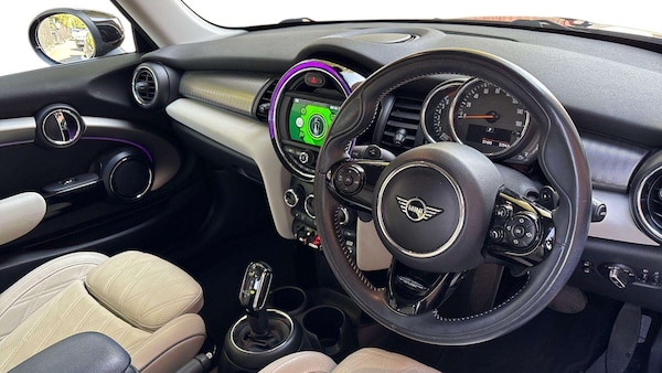 Used MINI Hatch 2019 for sale - 76156319: Photo 8