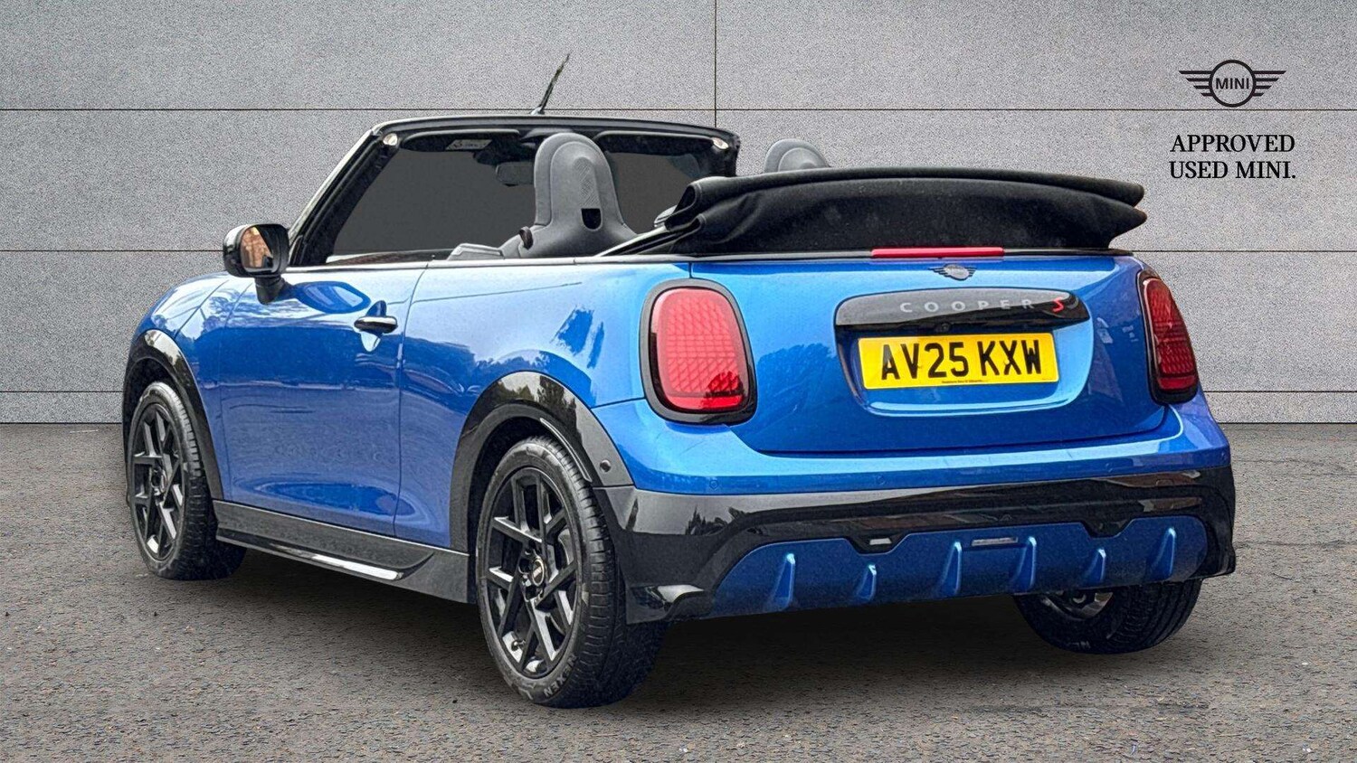 Used MINI Cooper 2025 for sale - 76272239: Photo 2