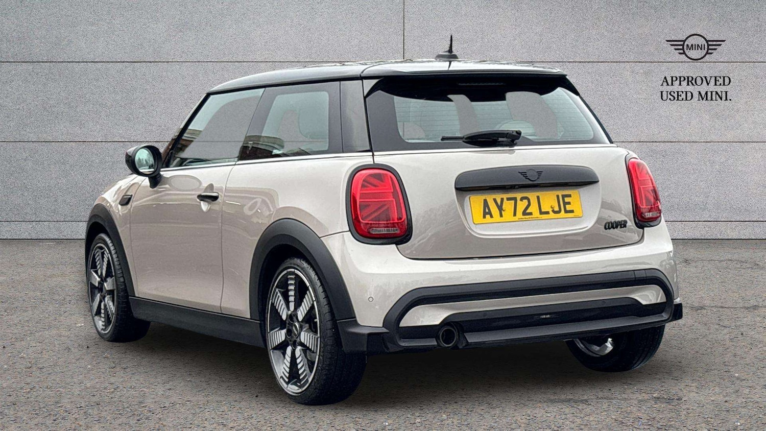 Used MINI Hatch 2022 for sale - 77577184: Photo 2