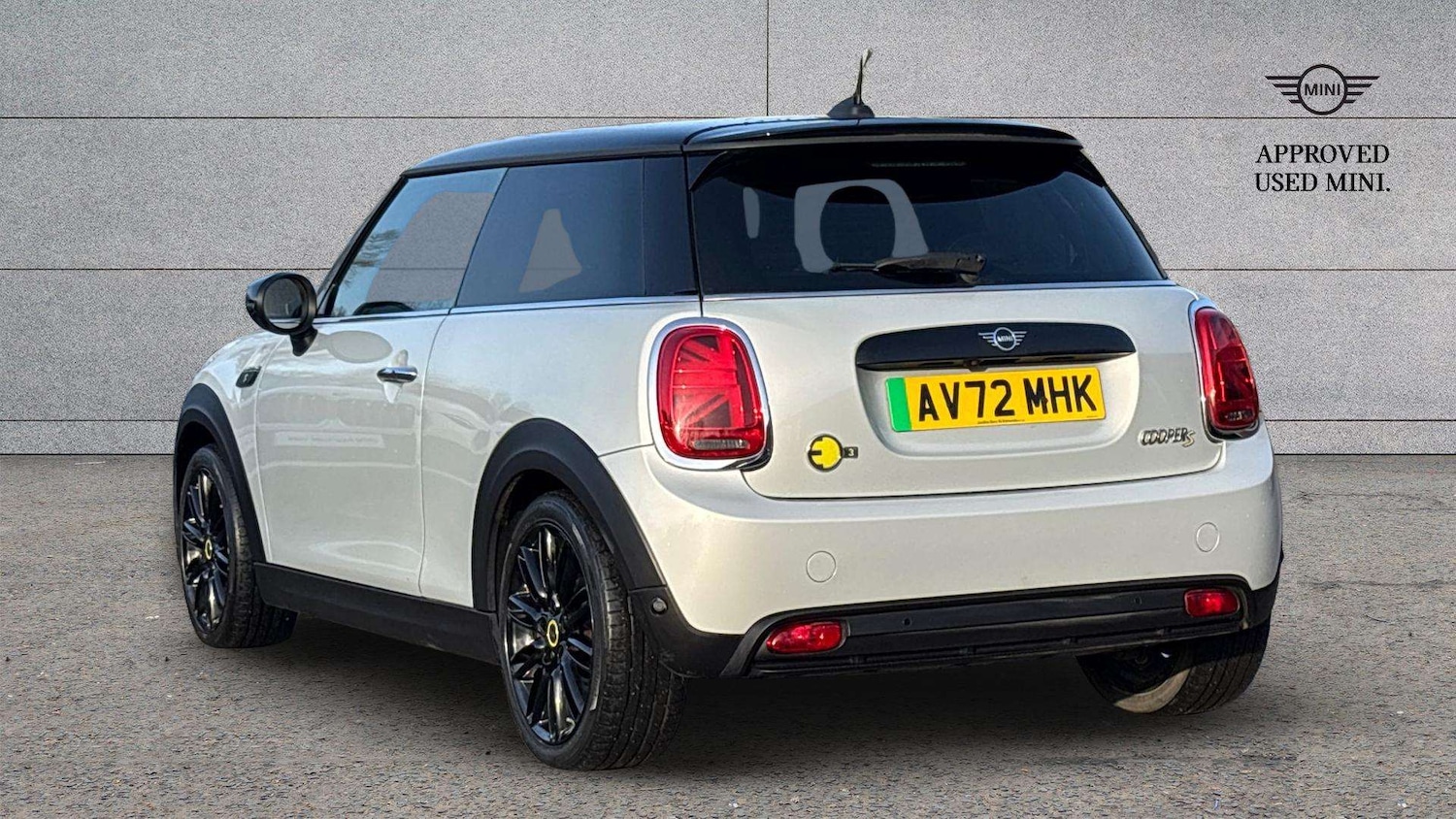 Used MINI Hatch 2022 for sale - 77674652: Photo 2