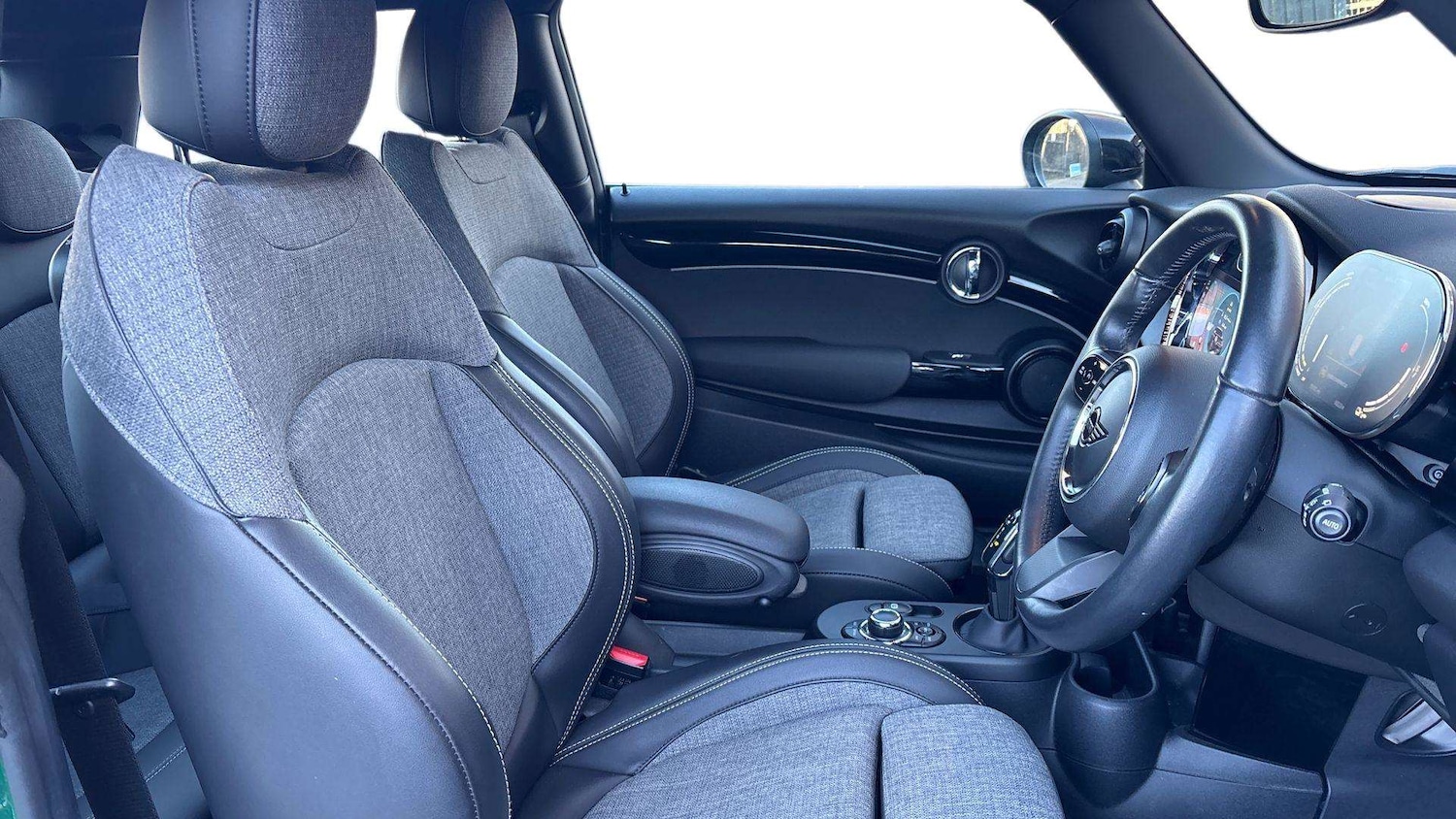 Used MINI Hatch 2022 for sale - 77093333: Photo 13