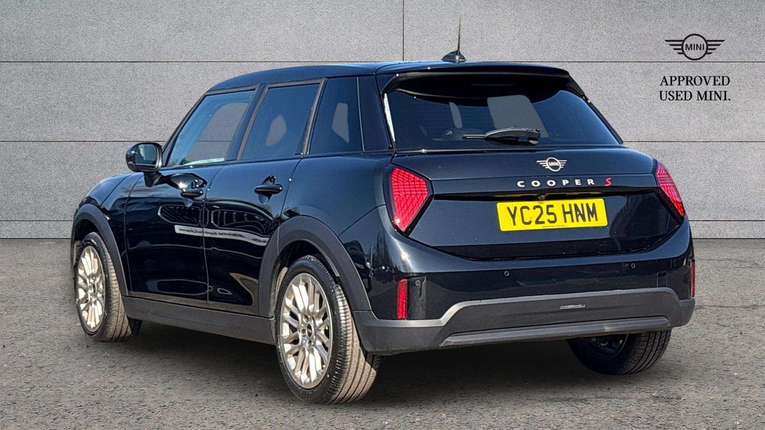 Used MINI Cooper 2025 for sale - 77961073: Photo 2