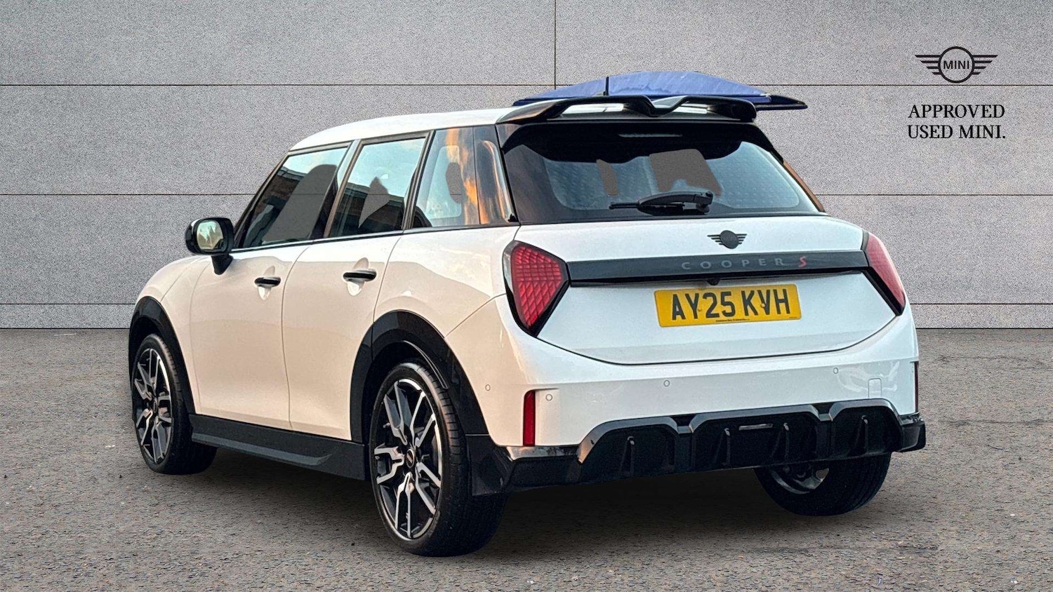 Used MINI Cooper 2025 for sale - 76390719: Photo 2