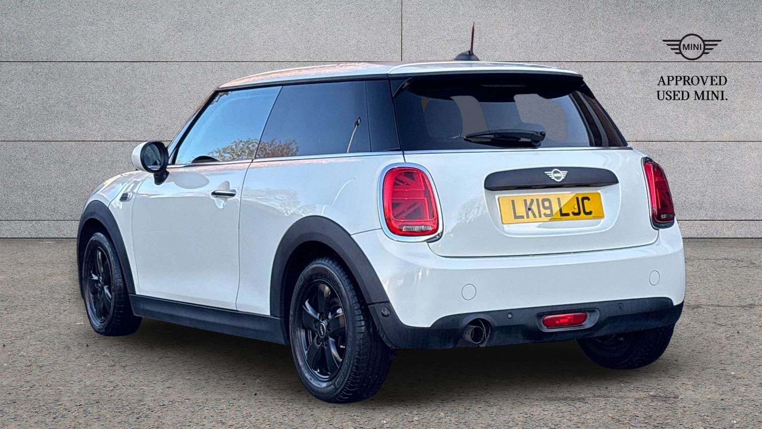 Used MINI Hatch 2019 for sale - 76804844: Photo 2