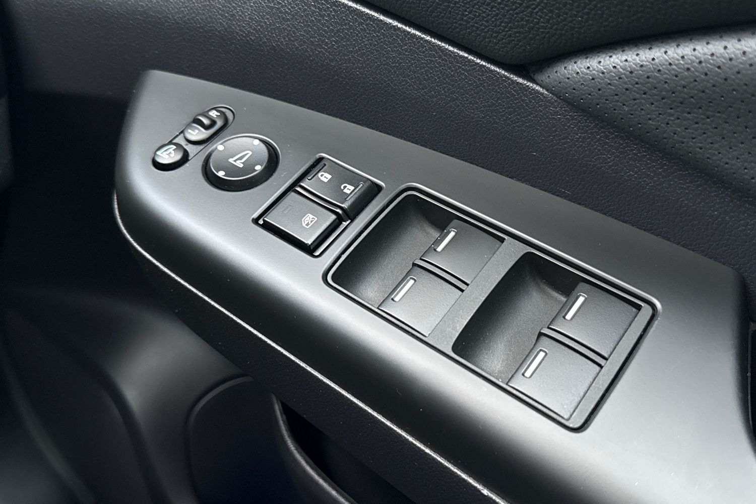 Used Honda CR-V 2018 for sale - 77064559: Photo 54