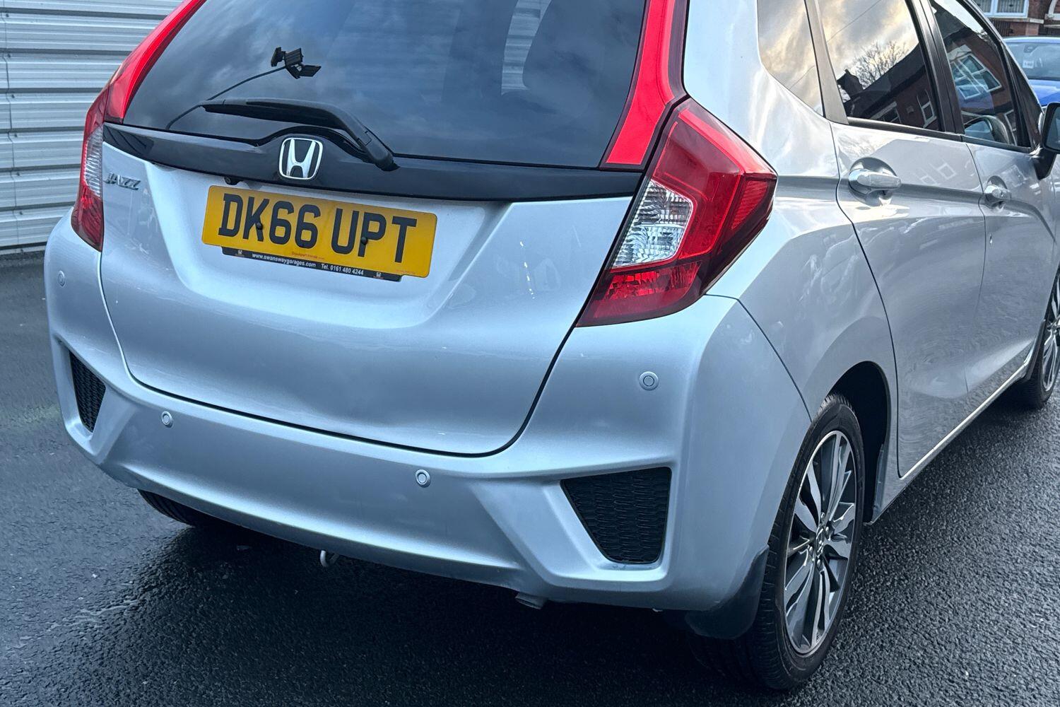 Used Honda Jazz 2016 for sale - 76739522: Photo 17