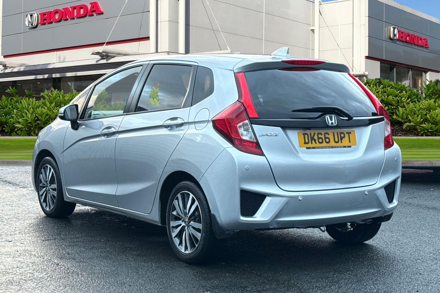 Used Honda Jazz 2016 for sale - 76739522: Photo 3