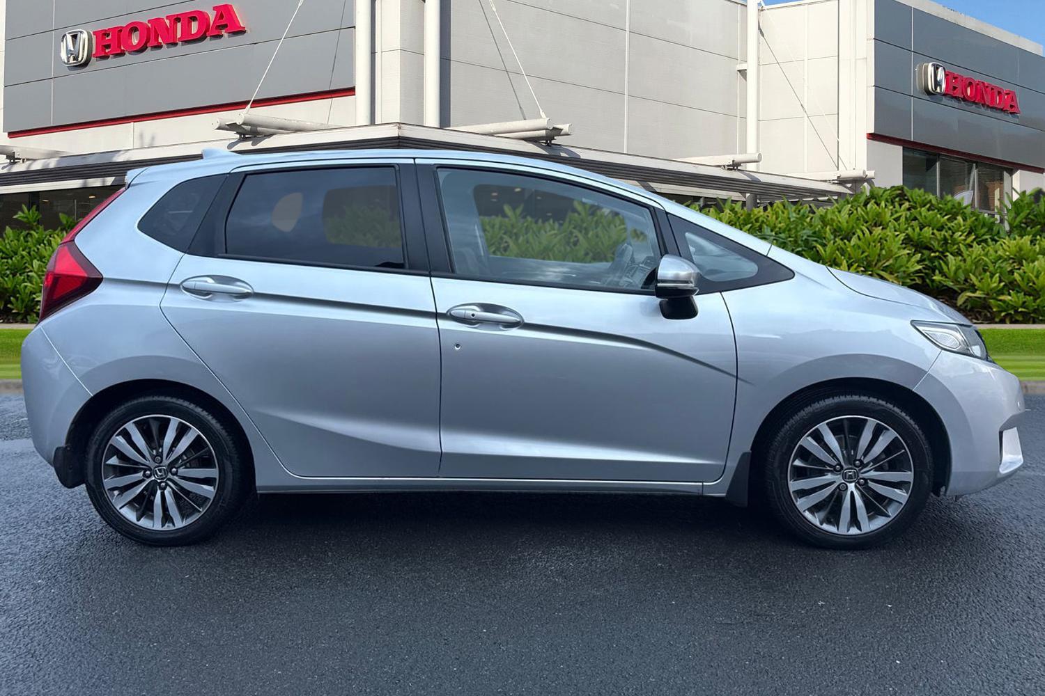 Used Honda Jazz 2016 for sale - 76739522: Photo 5