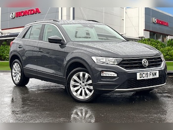 Used Volkswagen T-Roc 2019 for sale - 77935712: Photo