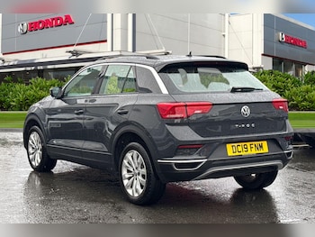 Used Volkswagen T-Roc 2019 for sale - 77935712: Photo
