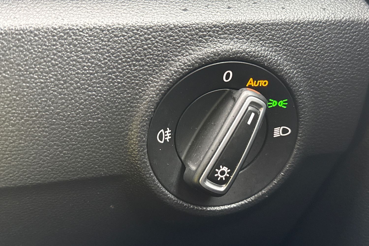 Used Volkswagen T-Roc 2019 for sale - 77935712: Photo 30