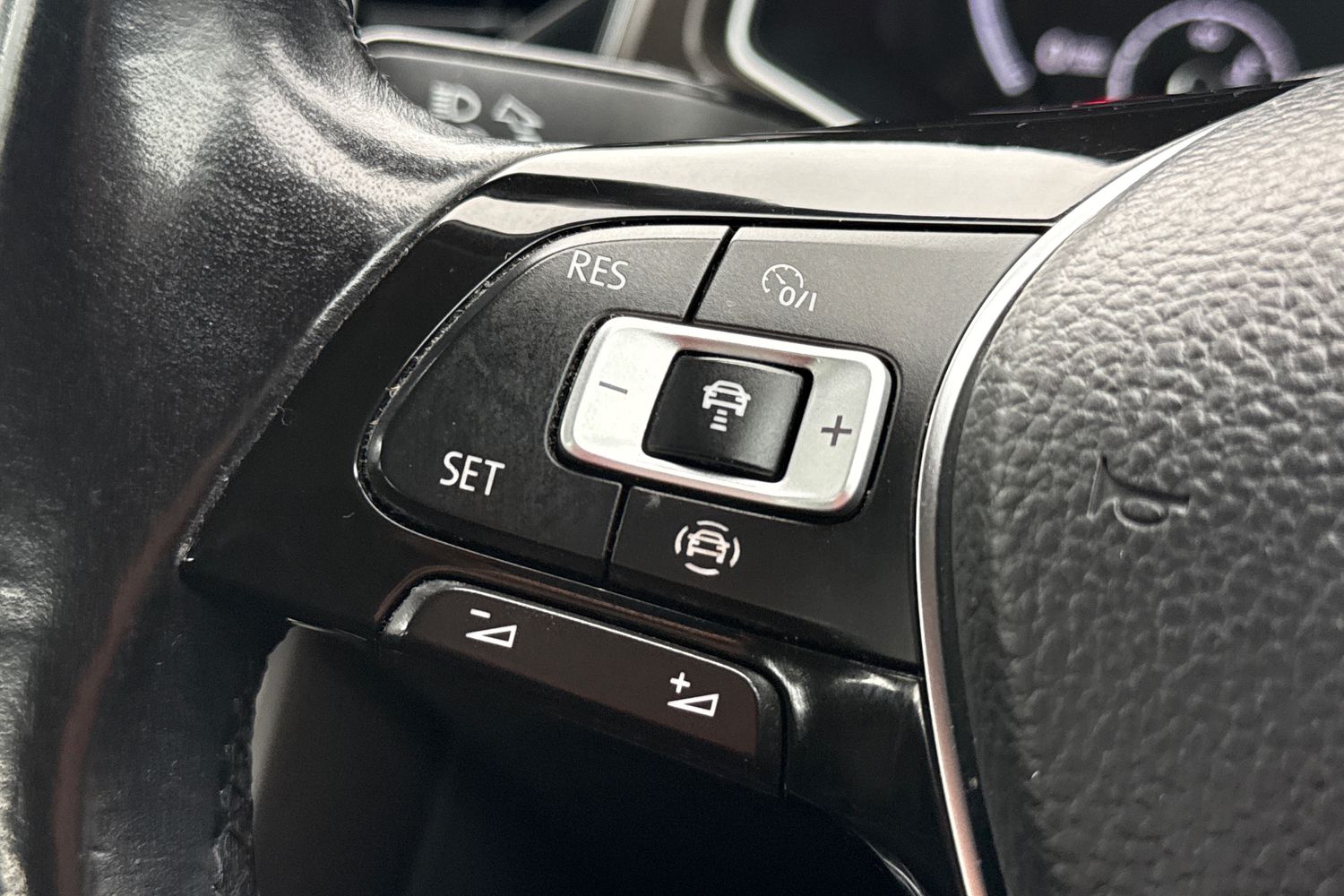 Used Volkswagen T-Roc 2019 for sale - 77935712: Photo 32