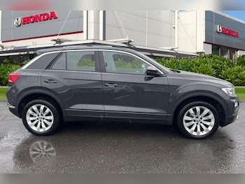 Used Volkswagen T-Roc 2019 for sale - 77935712: Photo