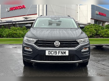 Used Volkswagen T-Roc 2019 for sale - 77935712: Photo