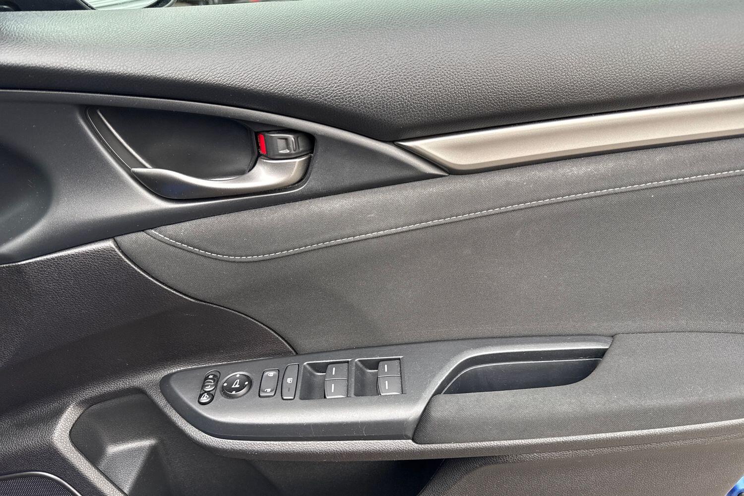 Used Honda Civic 2017 for sale - 77472881: Photo 19