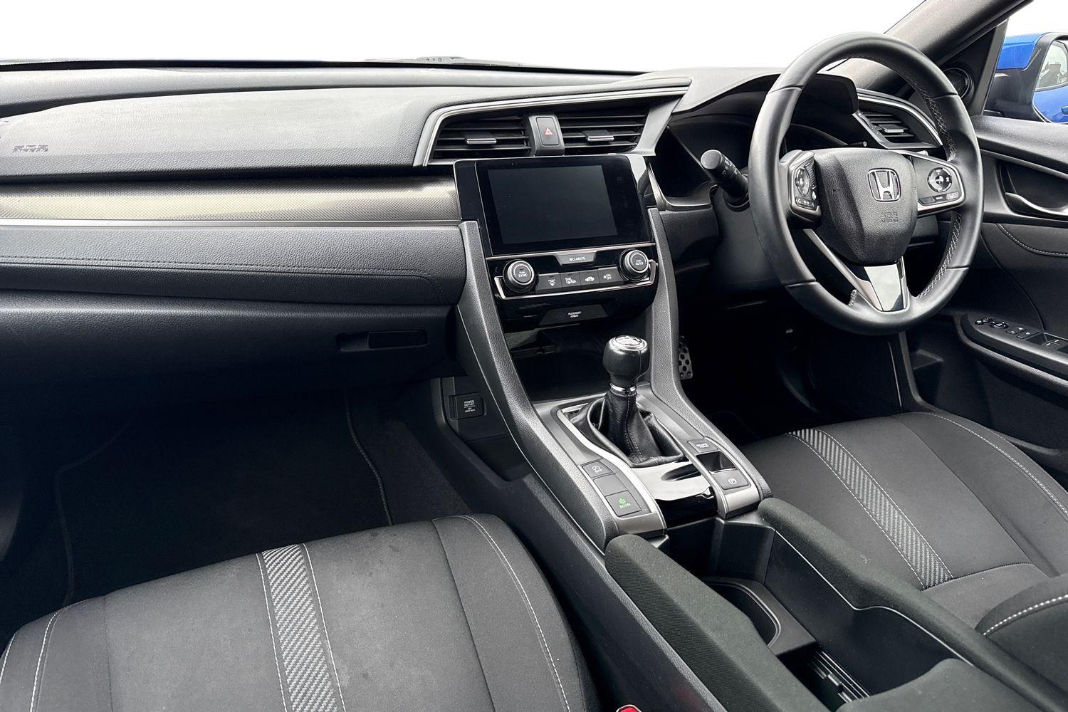 Used Honda Civic 2017 for sale - 77472881: Photo 2