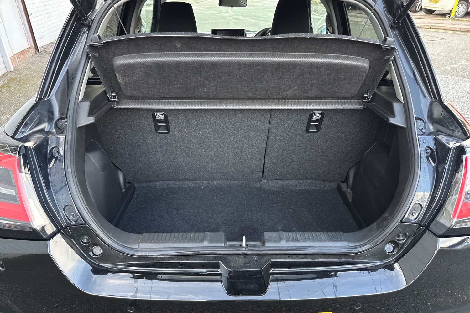 Used Suzuki Swift 2024 for sale - 77642109: Photo 9