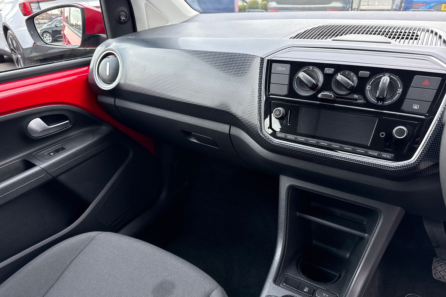 Used Volkswagen up! 2018 for sale - 77506601: Photo 29