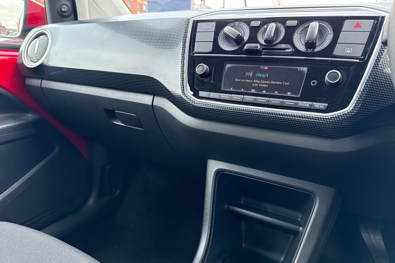 Used Volkswagen up! 2018 for sale - 77506601: Photo 39