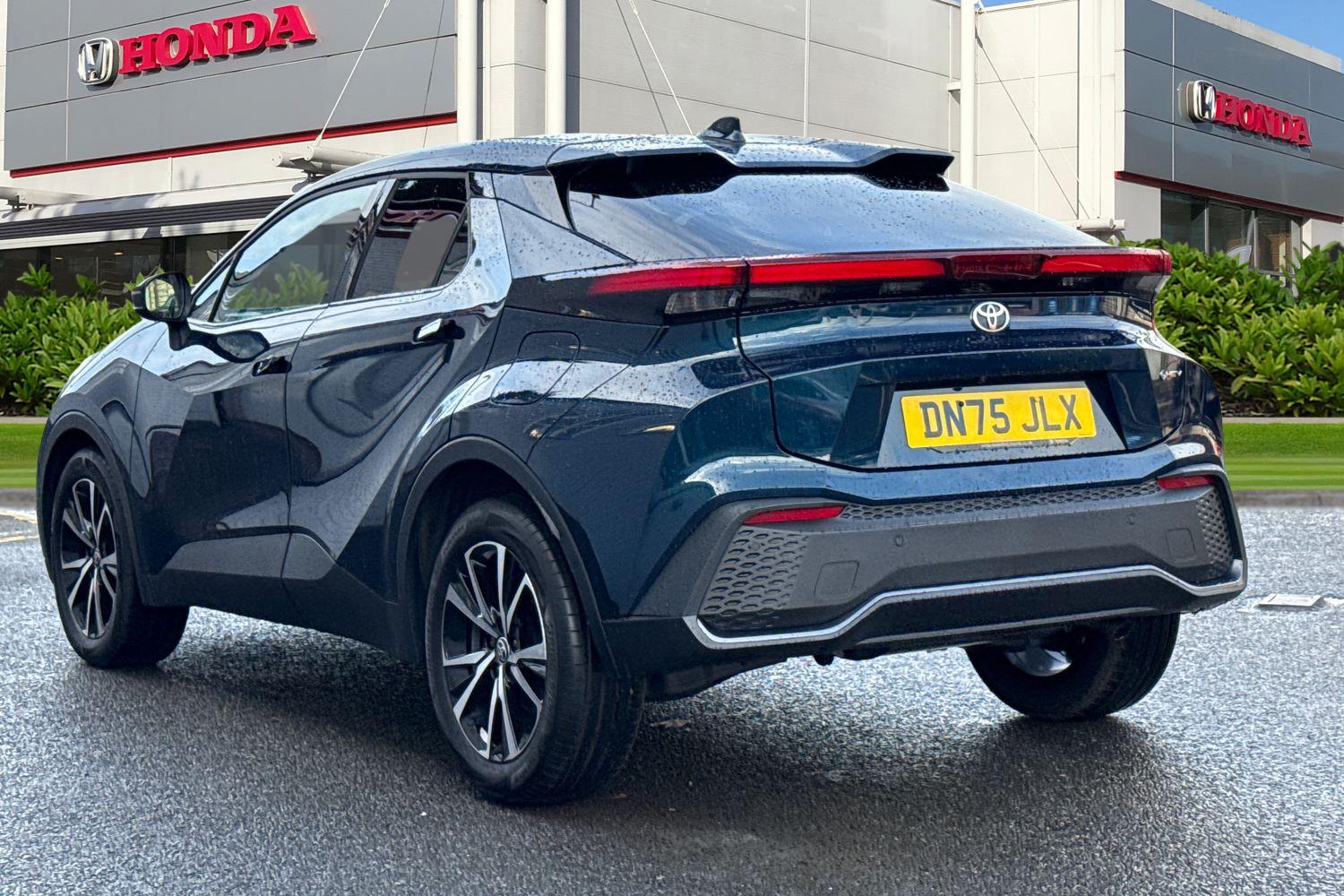 Used Toyota C-HR 2025 for sale - 77641937: Photo 2