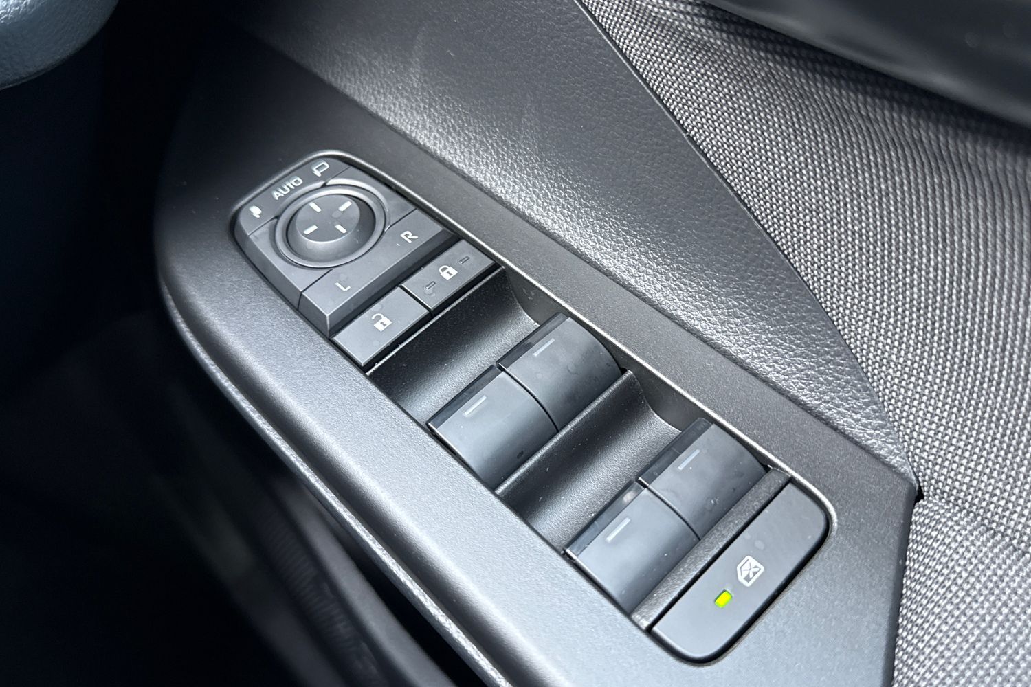 Used Toyota C-HR 2025 for sale - 77641937: Photo 38