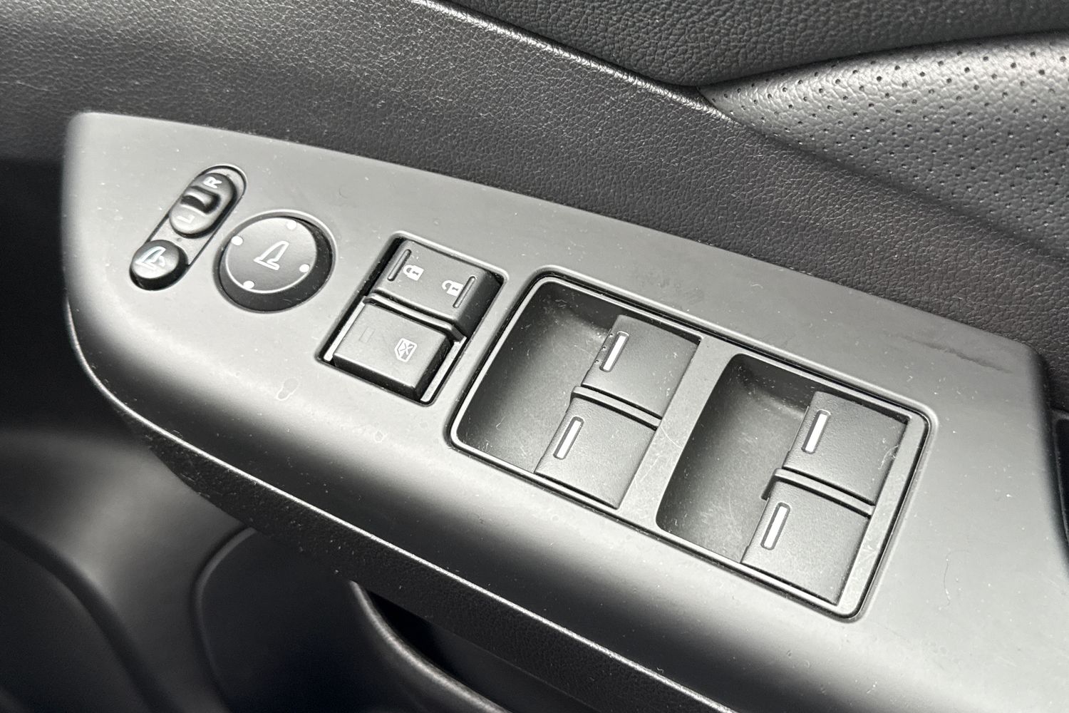 Used Honda CR-V 2016 for sale - 76128460: Photo 41
