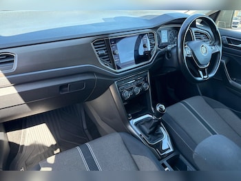 Used Volkswagen T-Roc 2019 for sale - 78436865: Photo