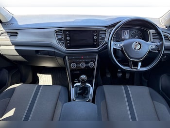 Used Volkswagen T-Roc 2019 for sale - 78436865: Photo