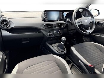 Used Hyundai i10 2023 for sale - 75932579: Photo