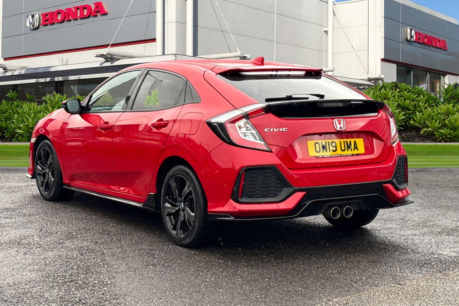 Used Honda Civic 2019 for sale - 76711891: Photo 2