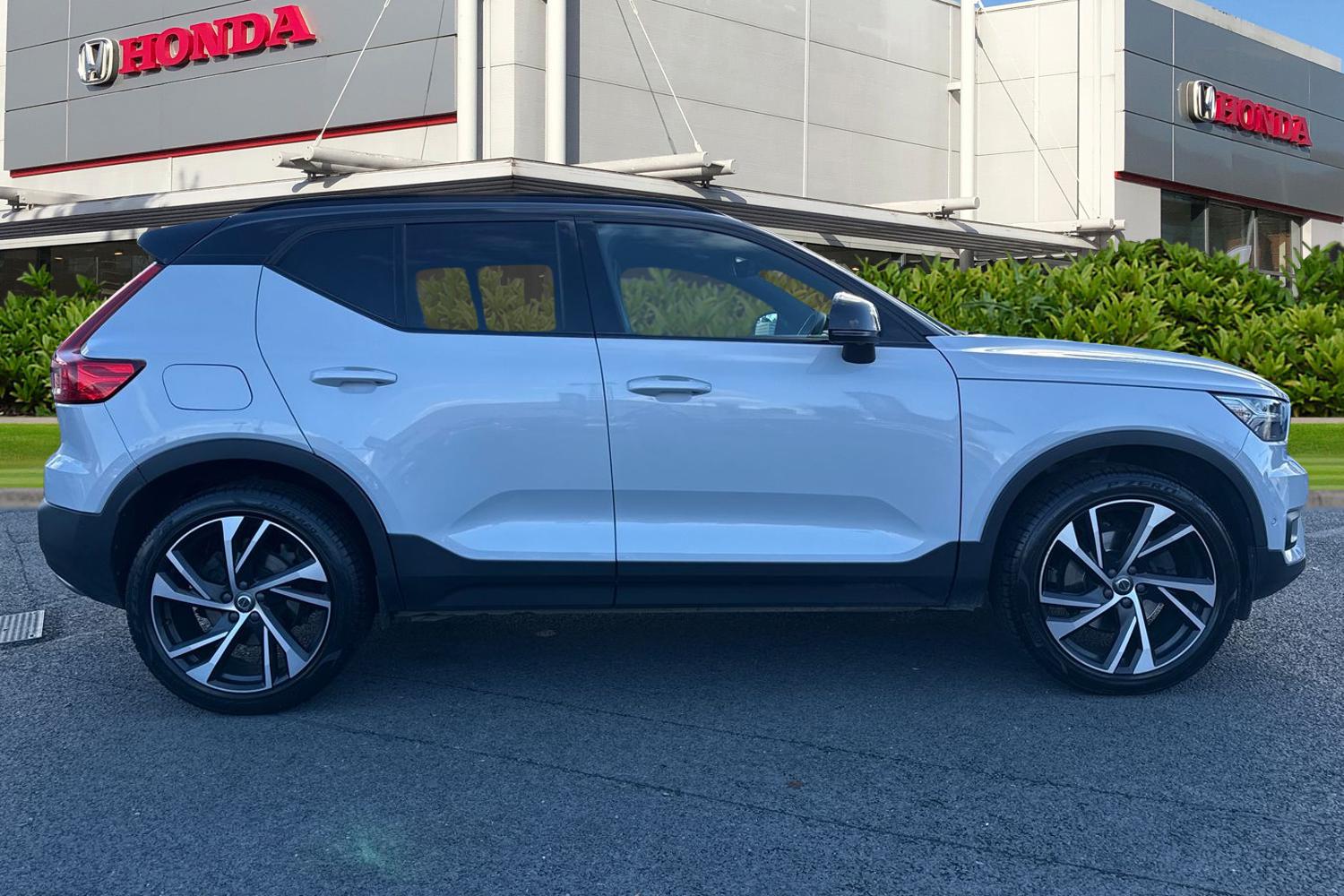 Used Volvo XC40 2020 for sale - 76480877: Photo 3