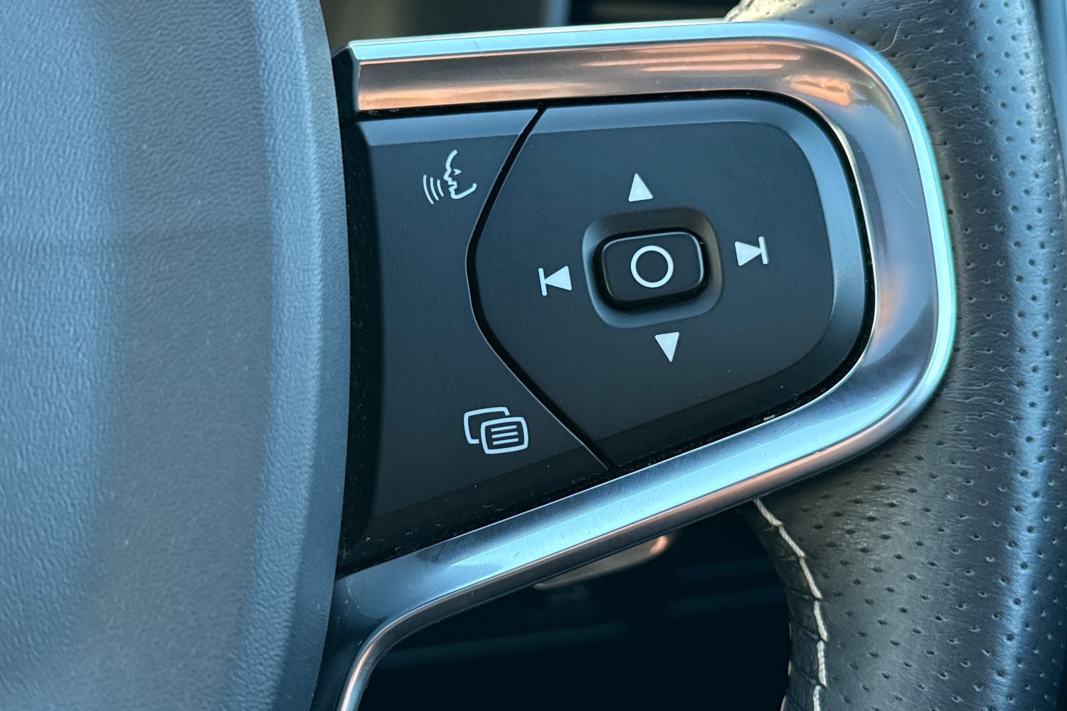 Used Volvo XC40 2020 for sale - 76480877: Photo 45