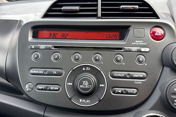 Used Honda Jazz 2015 for sale - 76243720: Photo 19