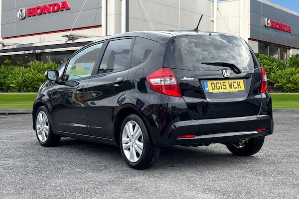 Used Honda Jazz 2015 for sale - 76243720: Photo 2
