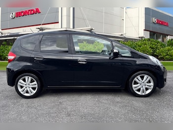 Used Honda Jazz 2015 for sale - 76243720: Photo 3