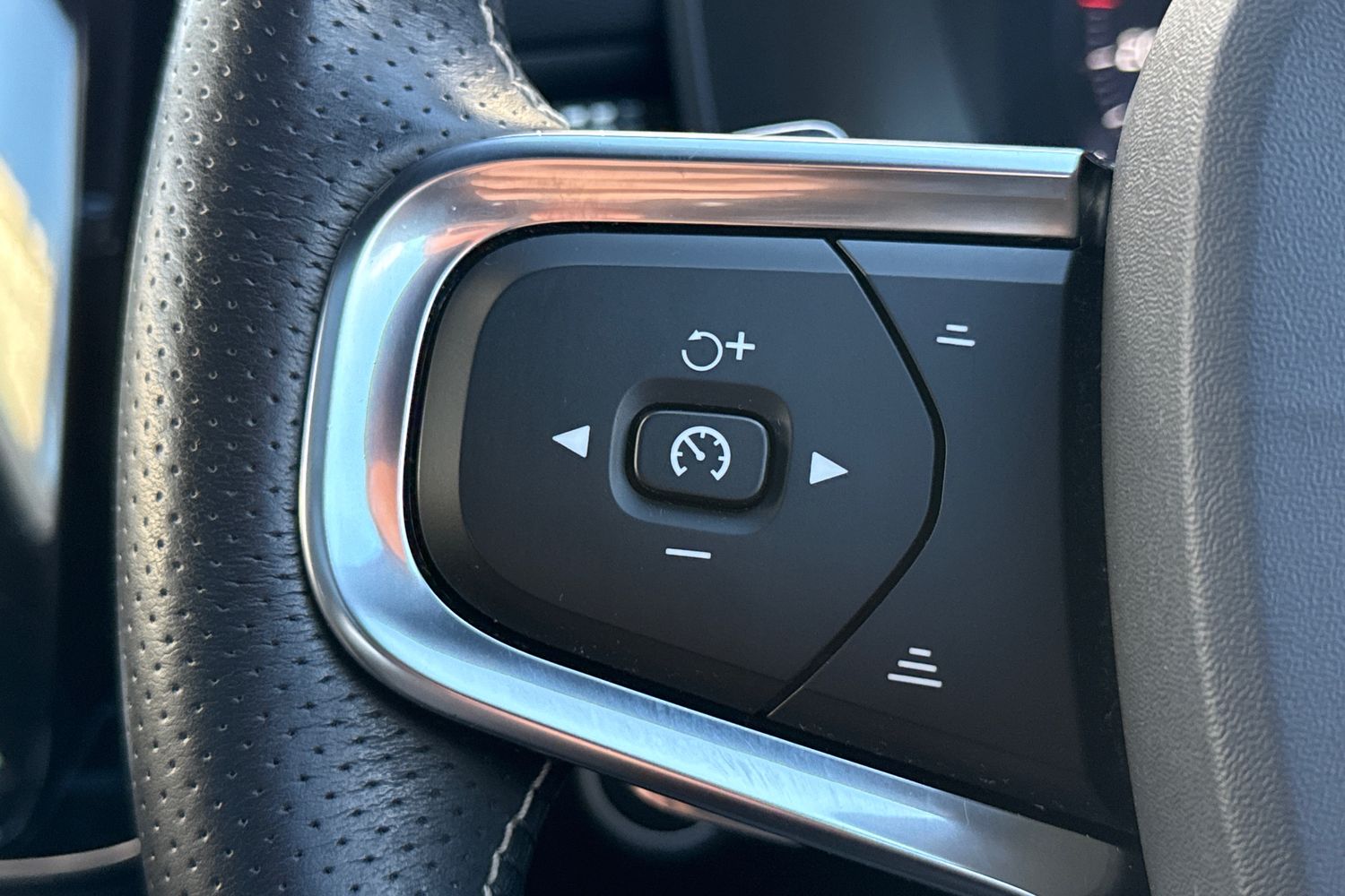 Used Volvo XC40 2020 for sale - 76405922: Photo 46