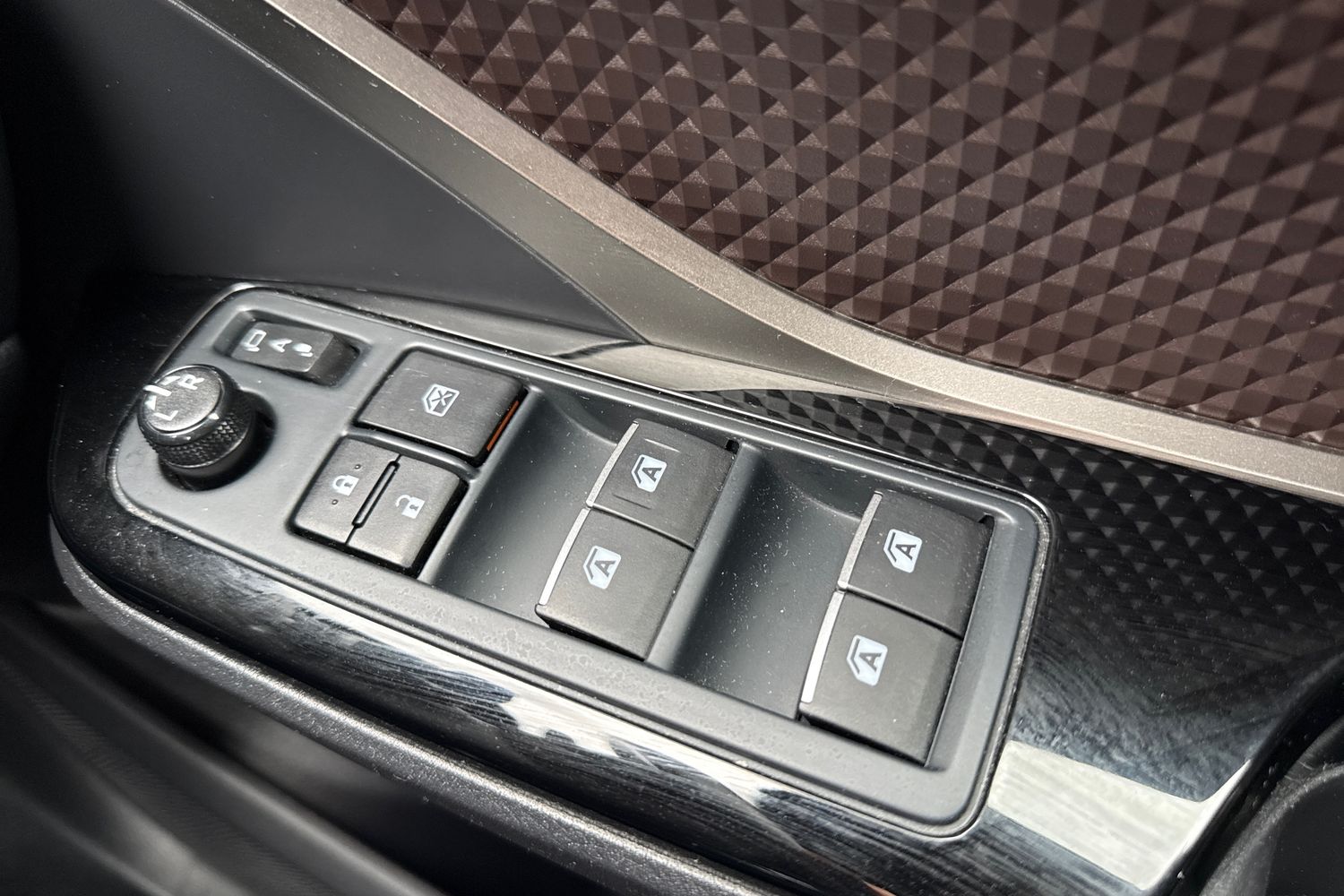 Used Toyota C-HR 2019 for sale - 75932796: Photo 34