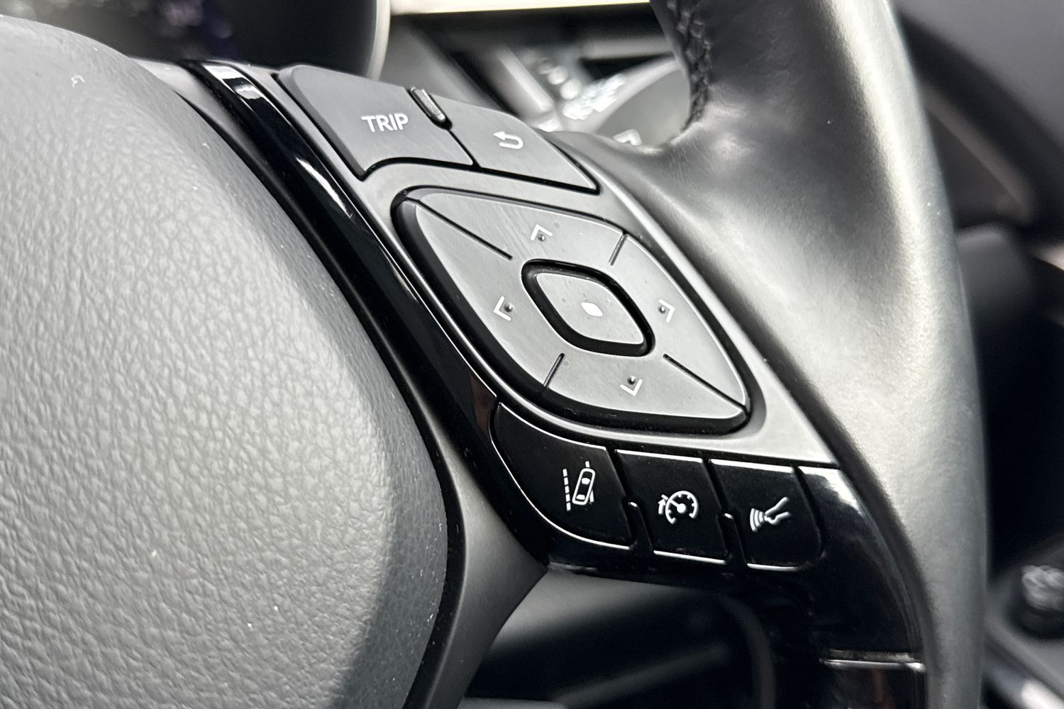 Used Toyota C-HR 2019 for sale - 75932796: Photo 37